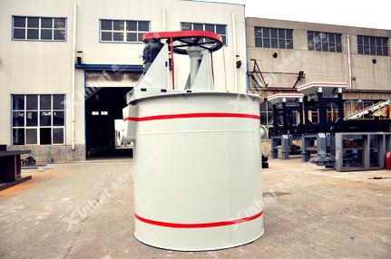 Double impeller mixing tank